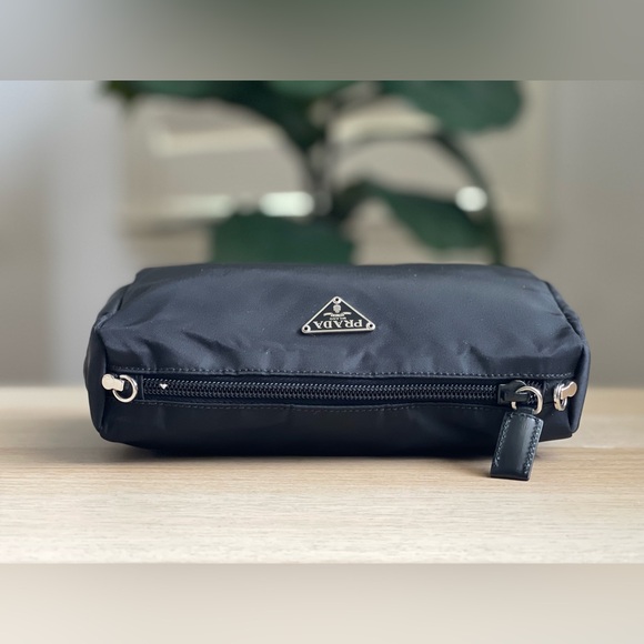 Authentic Prada Black Nylon Pochette crossbody bagl - Picture 4 of 9